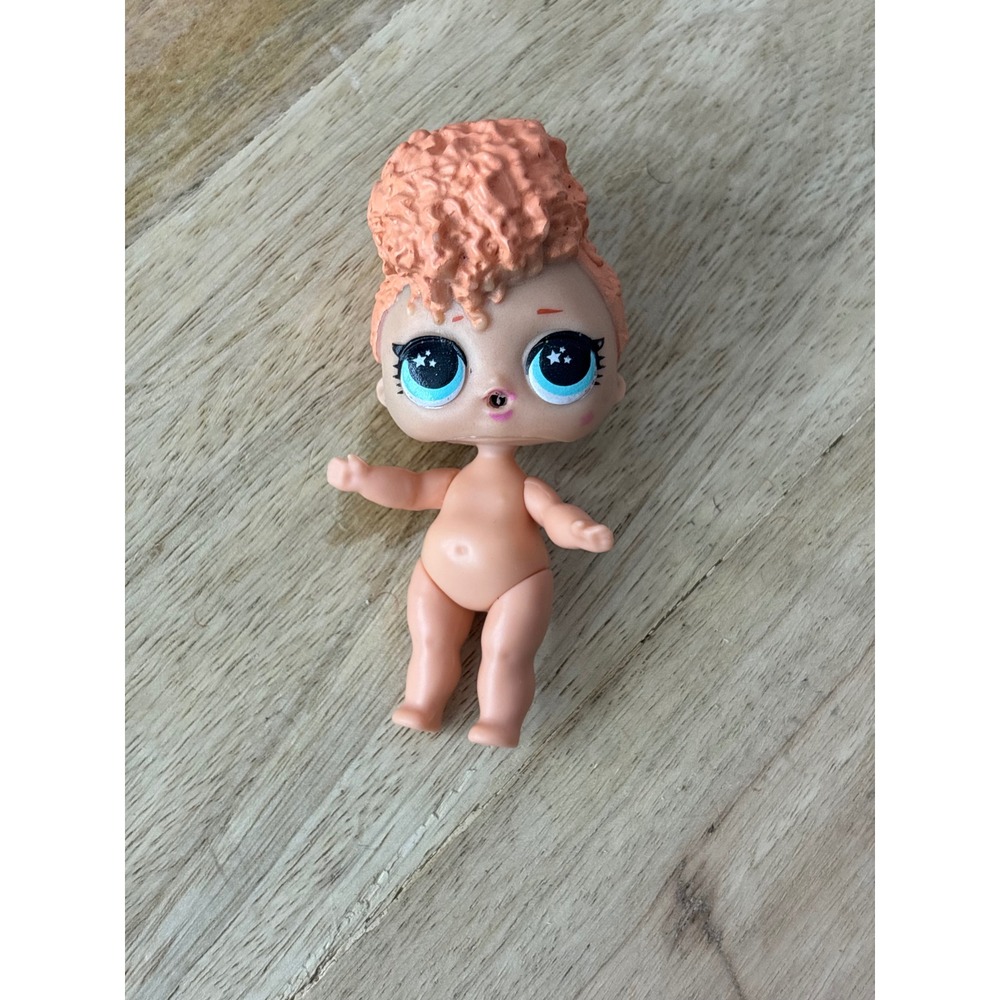 MGA LOL Surprise Lil Sister Doll Peach Hair Blue Eyes 3 Inch Figure 51319MBE